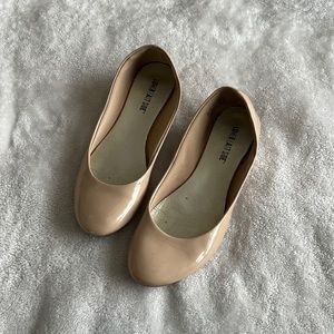 Nude office flat shoes